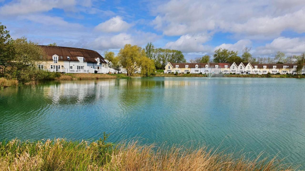 Charming Lake House Nature Retreat In Cotswold Water Park, South Cerney Near Cirencester Eksteriør bilde